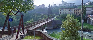 Iniziati i lavori di riqualificazione della passerella pedonale sul fiume Borlezza.L'importo complessivo dei lavori ammonta a euro 52.000